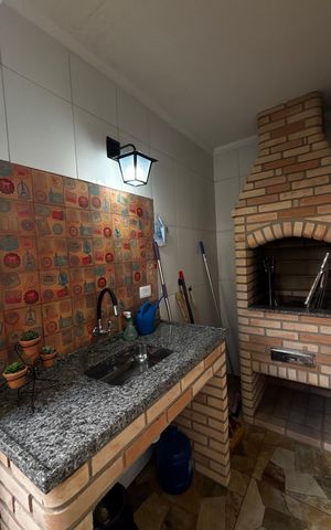 Casa para alugar com 207m², 3 quartos e 5 vagasQuintal - Churrasqueira