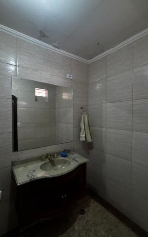 Casa para alugar com 207m², 3 quartos e 5 vagasBanheiro - Garagem