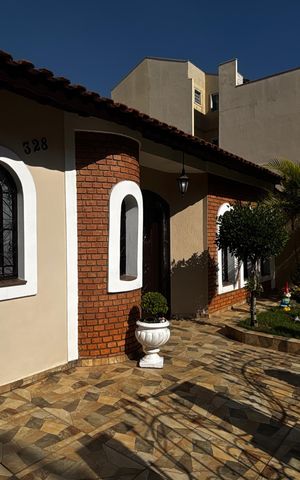 Casa para alugar com 207m², 3 quartos e 5 vagasQuintal