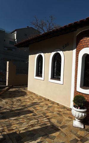 Casa para alugar com 207m², 3 quartos e 5 vagasQuintal