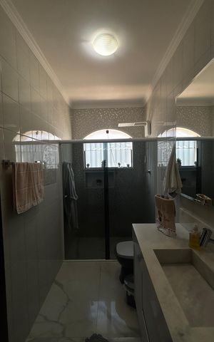 Casa para alugar com 207m², 3 quartos e 5 vagasBanheiro