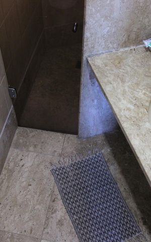 Apartamento para alugar com 100m², 3 quartos e 1 vaga Apartamento para alugar com 100m², 3 quartos e 1 vagaBanheiro da Suíte