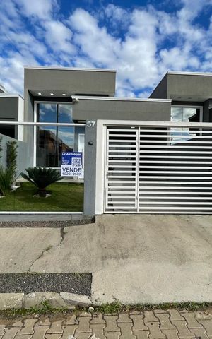 Casa à venda com 89m², 3 quartos e 2 vagasPlaca instalada em 15/08/2026 com o código TWXX-2