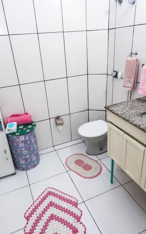 Casa à venda com 80m², 3 quartos e 1 vagaBanheiro