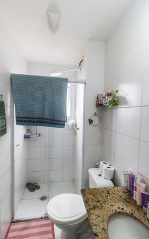 Apartamento à venda com 54m², 2 quartos e 2 vagas Apartamento à venda com 54m², 2 quartos e 2 vagasBanheiro da Suíte