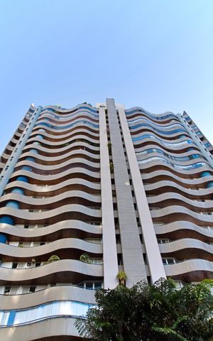 Apartamento à venda com 220m², 4 quartos e 2 vagas Apartamento à venda com 220m², 4 quartos e 2 vagasFachada