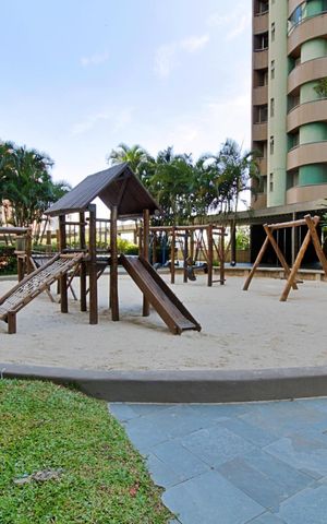 Apartamento à venda com 220m², 4 quartos e 2 vagas Apartamento à venda com 220m², 4 quartos e 2 vagasÁrea comum