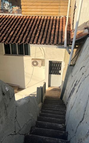 Casa para alugar com 78m², 3 quartos e sem vaga Casa para alugar com 78m², 3 quartos e sem vagaÁrea comum - Escada de Acesso