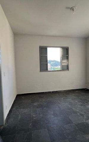 Casa para alugar com 78m², 3 quartos e sem vaga Casa para alugar com 78m², 3 quartos e sem vagaVista corredor para sala e quarto 1