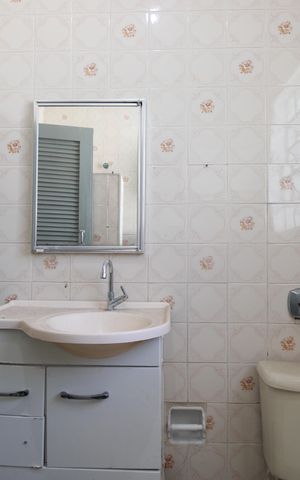 Casa para alugar com 200m², 3 quartos e 3 vagasBanheiro social