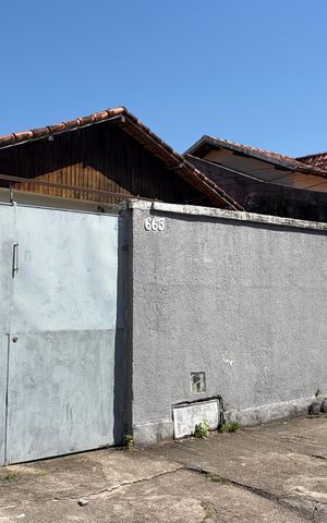 Casa para alugar com 200m², 3 quartos e 3 vagasFachada 