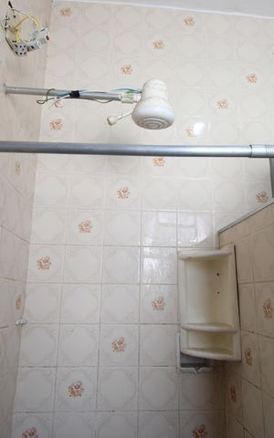 Casa para alugar com 200m², 3 quartos e 3 vagasBanheiro social