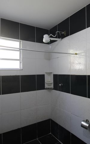 Casa para alugar com 200m², 3 quartos e 3 vagasBanheiro da suíte