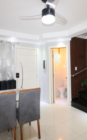 Casa de condomínio à venda com 58m², 2 quartos e 1 vagaSala