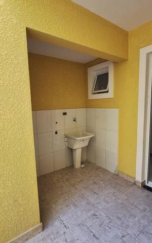 Casa à venda com 160m², 3 quartos e 2 vagas Casa à venda com 160m², 3 quartos e 2 vagasÁrea de serviço