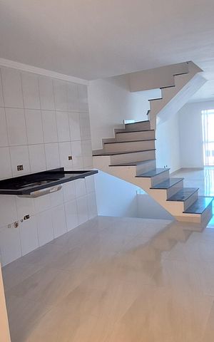 Casa à venda com 160m², 3 quartos e 2 vagas Casa à venda com 160m², 3 quartos e 2 vagasCozinha