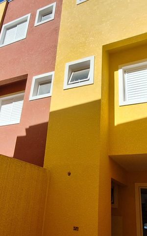 Casa à venda com 160m², 3 quartos e 2 vagas Casa à venda com 160m², 3 quartos e 2 vagasÁrea externa