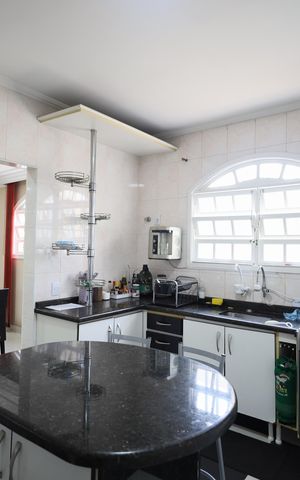 Casa à venda com 270m², 4 quartos e 4 vagasCozinha