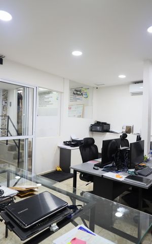 Casa à venda com 270m², 4 quartos e 4 vagasEscritório