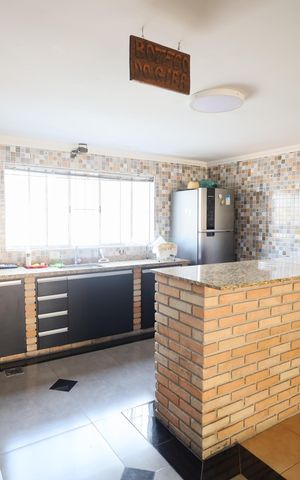 Casa à venda com 270m², 4 quartos e 4 vagasChurrasqueira