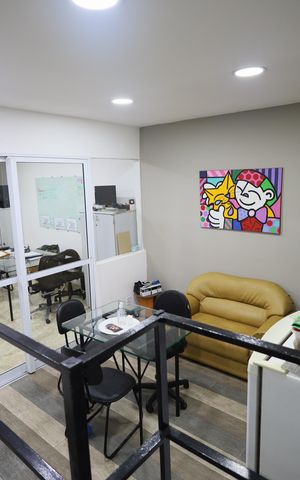 Casa à venda com 270m², 4 quartos e 4 vagasEscritório