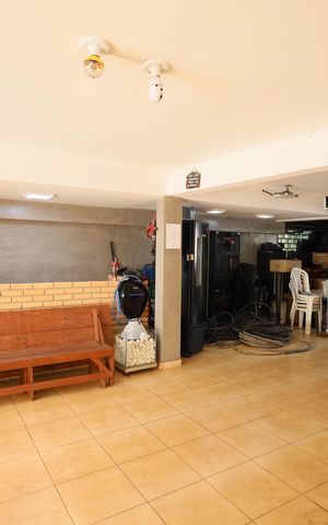 Casa à venda com 270m², 4 quartos e 4 vagasGaragem