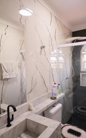 Casa à venda com 270m², 4 quartos e 4 vagasBanheiro 3