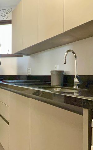 Apartamento à venda com 202m², 4 quartos e 3 vagas Apartamento à venda com 202m², 4 quartos e 3 vagasCozinha