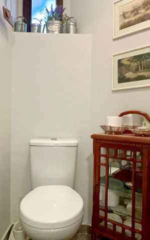 Apartamento à venda com 202m², 4 quartos e 3 vagas Apartamento à venda com 202m², 4 quartos e 3 vagasLavabo
