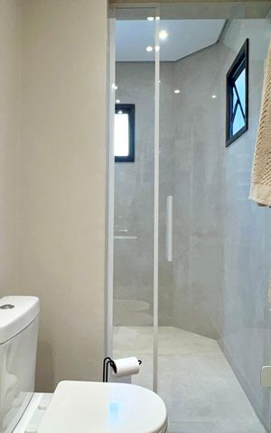Apartamento à venda com 202m², 4 quartos e 3 vagas Apartamento à venda com 202m², 4 quartos e 3 vagasBanheiro da Suíte 4
