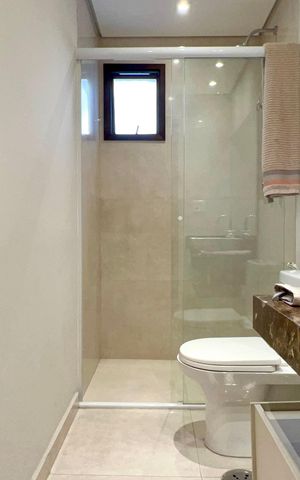 Apartamento à venda com 202m², 4 quartos e 3 vagas Apartamento à venda com 202m², 4 quartos e 3 vagasBanheiro da Suíte 3