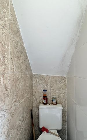 Casa à venda com 107m², 3 quartos e 1 vaga Casa à venda com 107m², 3 quartos e 1 vagaBanheiro de serviço