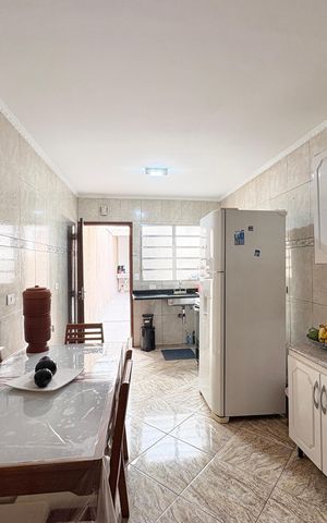 Casa à venda com 107m², 3 quartos e 1 vaga Casa à venda com 107m², 3 quartos e 1 vagaCozinha