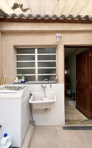 Casa à venda com 107m², 3 quartos e 1 vaga Casa à venda com 107m², 3 quartos e 1 vagaÁrea de Serviço