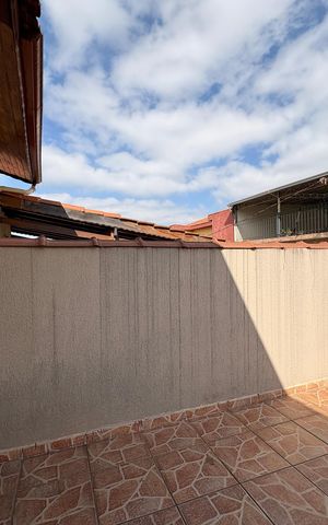 Casa à venda com 107m², 3 quartos e 1 vaga Casa à venda com 107m², 3 quartos e 1 vagaVaranda do Quarto 2