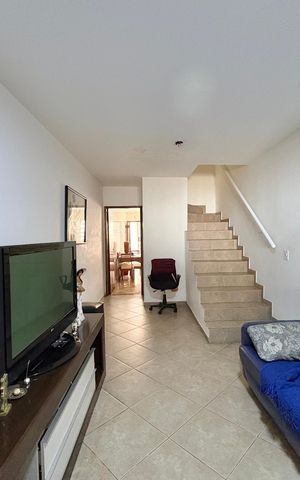Casa à venda com 107m², 3 quartos e 1 vaga Casa à venda com 107m², 3 quartos e 1 vagaSala