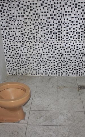 Casa à venda com 600m², 6 quartos e 6 vagasBanheiro social (casa 2)