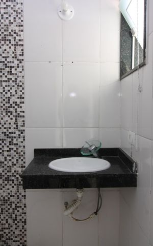 Casa de condomínio à venda com 155m², 3 quartos e 4 vagasBanheiro da Suíte 1