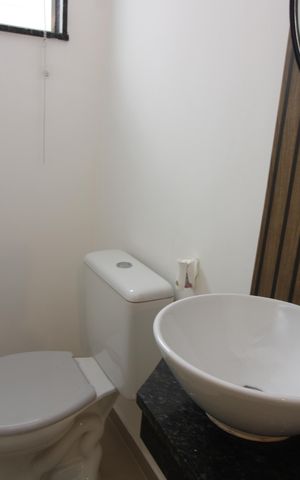 Casa de condomínio à venda com 155m², 3 quartos e 4 vagaslavabo
