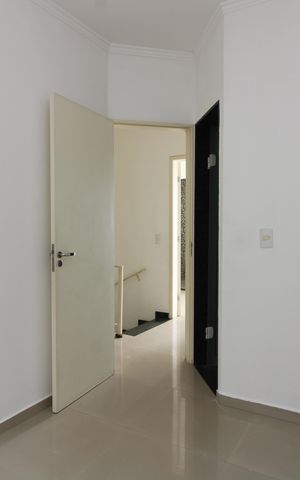 Casa de condomínio à venda com 155m², 3 quartos e 4 vagassuíte 2