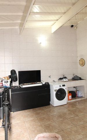 Casa à venda com 280m², 3 quartos e 2 vagasÁrea Gourmet / Área de Serviço