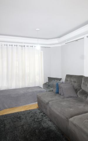 Casa à venda com 280m², 3 quartos e 2 vagasSala