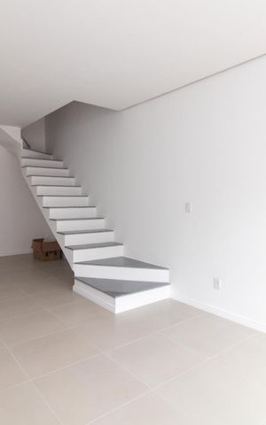 Casa à venda com 77m², 2 quartos e 1 vaga Casa à venda com 77m², 2 quartos e 1 vagaSala