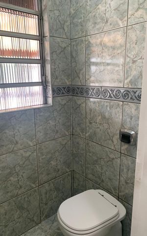Casa para alugar com 212m², 3 quartos e 3 vagas Casa para alugar com 212m², 3 quartos e 3 vagasBanheiro