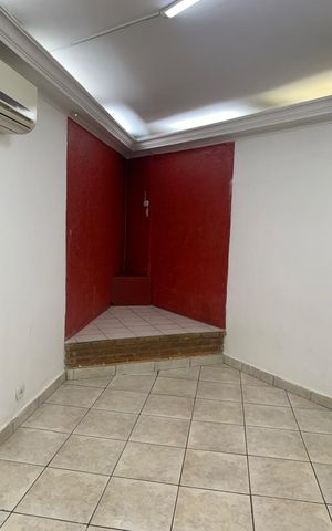 Casa para alugar com 212m², 3 quartos e 3 vagas Casa para alugar com 212m², 3 quartos e 3 vagasSala