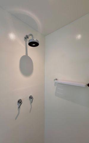 Apartamento à venda com 76m², 2 quartos e 2 vagas Apartamento à venda com 76m², 2 quartos e 2 vagasBanheiro Suíte 1