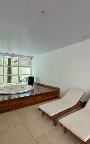 Apartamento à venda com 76m², 2 quartos e 2 vagas Apartamento à venda com 76m², 2 quartos e 2 vagasOfurô