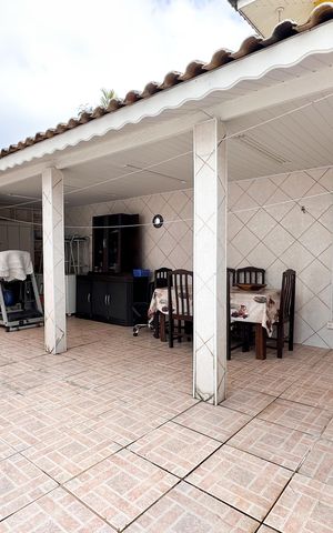 Casa à venda com 291m², 3 quartos e 4 vagasQuintal
