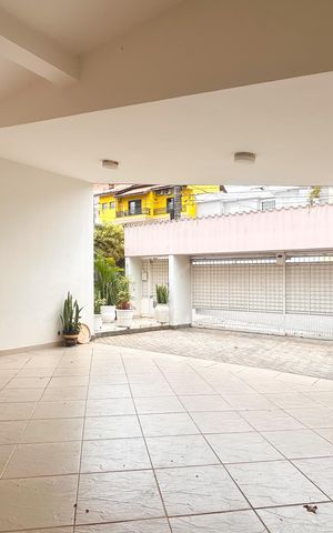 Casa à venda com 291m², 3 quartos e 4 vagasGaragem