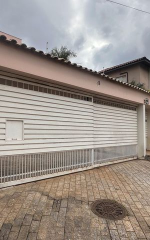 Casa à venda com 291m², 3 quartos e 4 vagasFachada